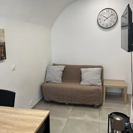 Agreable A 5min Du Tram Lägenhet